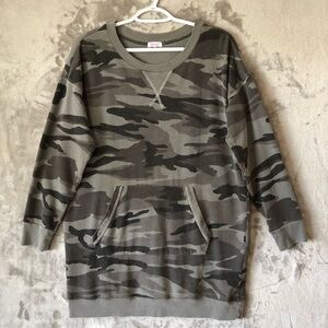 Splendid Women Sweater Dress Size M Camouflage Front Pocket Pull Over